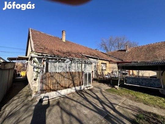 Eladó 60 nm-es ház Gyál