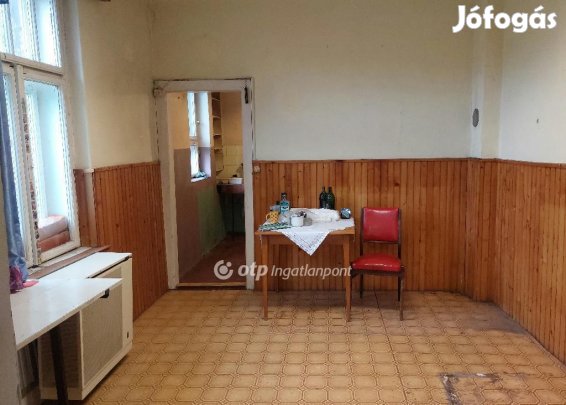 Eladó 60 nm-es ház Koroncó