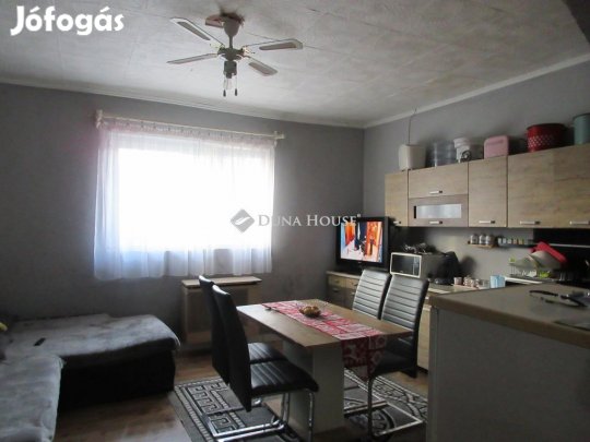 Eladó 60 nm-es ház Nyírtass