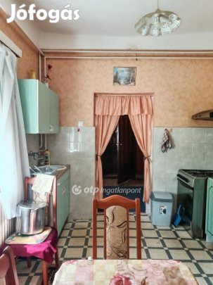 Eladó 60 nm-es ház Sáránd