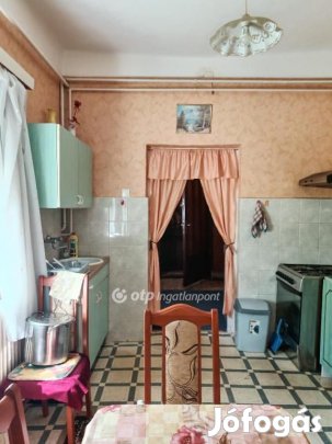 Eladó 60 nm-es ház Sáránd