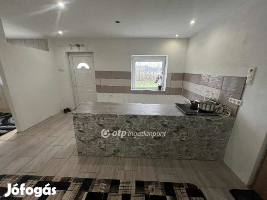 Eladó 60 nm-es ház Tápiószele