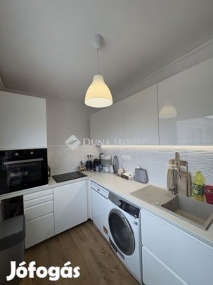 Eladó 60 nm-es lakás Kecskemét
