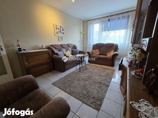 Eladó 60 nm-es lakás Szeged