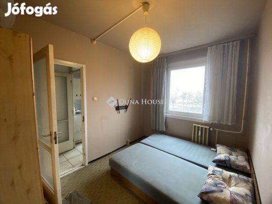 Eladó 60 nm-es lakás Szeged