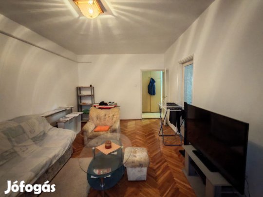 Eladó 60 nm-es tégla lakás Szeged Hóbiárt Basa utca