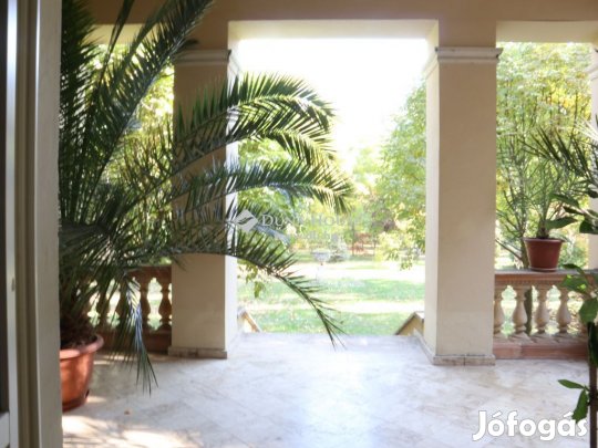 Eladó 618 nm-es ház Pécsvárad