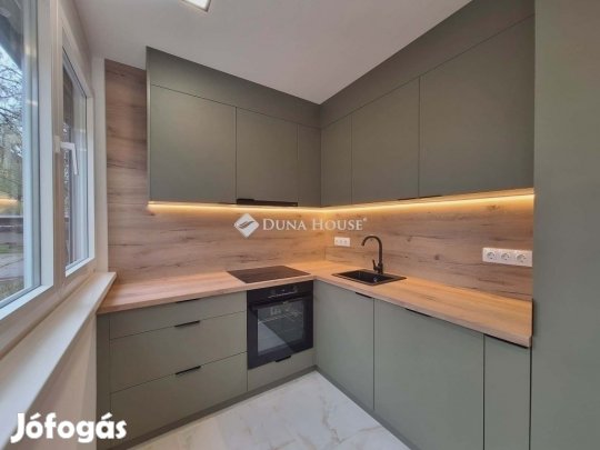 Eladó 61 nm-es lakás Pécs