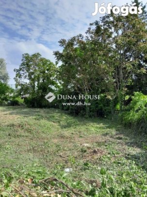 Eladó 625 nm-es telek Velence