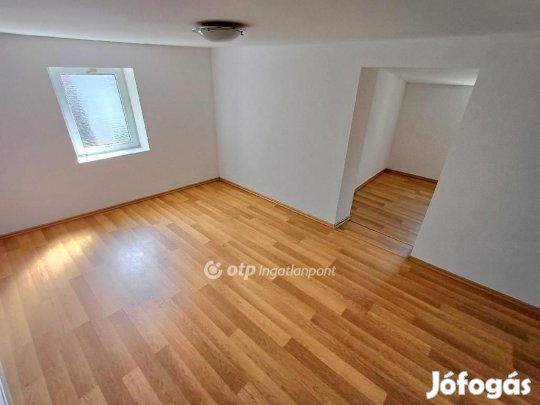 Eladó 62 nm-es ház Baja