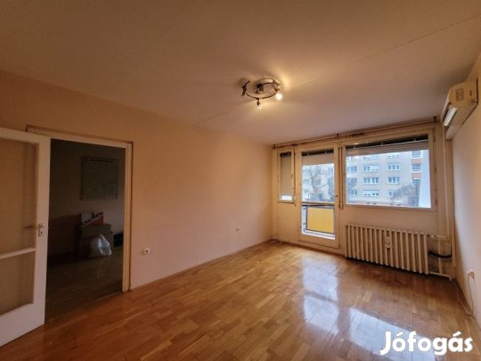 Eladó 63 m2-es, 3 szobás, földszinti lakás a Nagy Imre úton