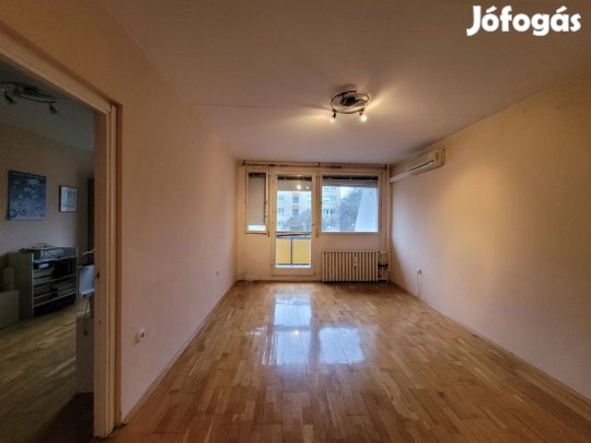 Eladó 63 m2-es, 3 szobás, földszinti lakás a Nagy Imre úton