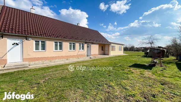 Eladó 63 nm-es ház Bőny