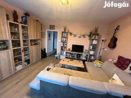 Eladó 63 nm-es lakás Mosonmagyaróvár