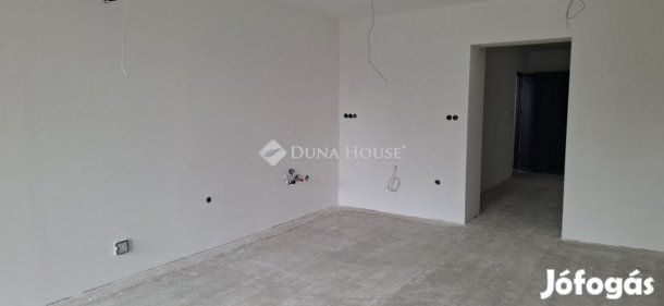 Eladó 63 nm-es lakás Pécs