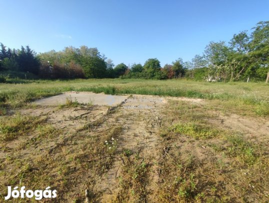 Eladó 6477 nm-es telek Kecskemét