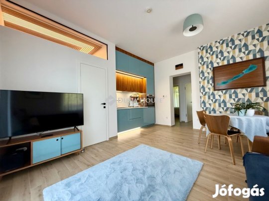 Eladó 64 nm-es lakás Balatonfüred