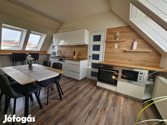 Eladó 65 m2 tégla lakás, Debrecen