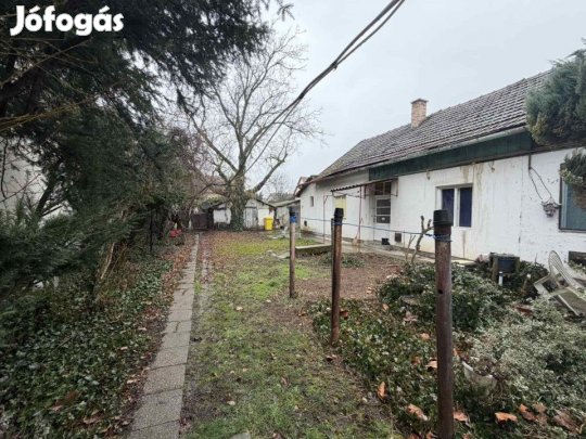Eladó 65 nm-es Felújítandó Házrész Gyula