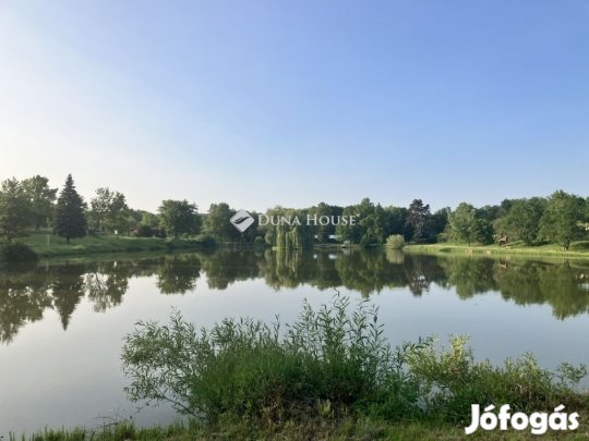 Eladó 65 nm-es ház Boda