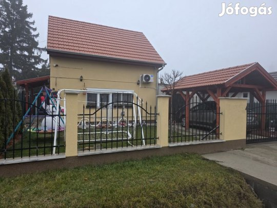 Eladó 65 nm-es ház Pusztaszabolcs