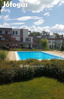 Eladó 65 nm-es lakás Balatonalmádi