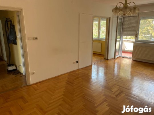 Eladó 65nm-es tégla lakás plusz garázs. Újpest Megyer