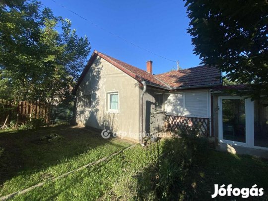 Eladó 66 nm-es ház Ádánd