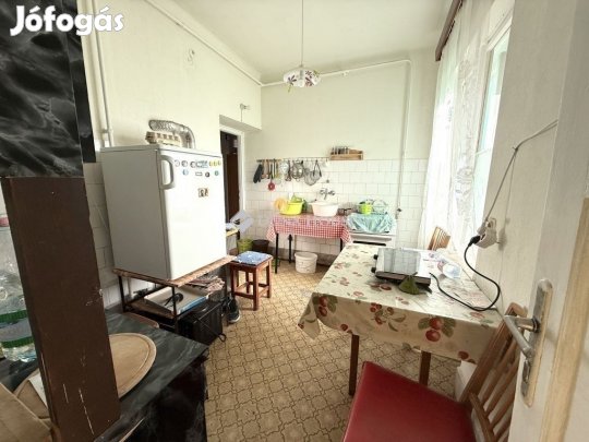 Eladó 66 nm-es ház Székesfehérvár