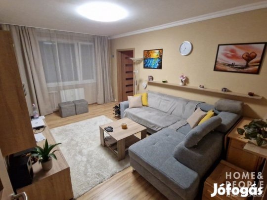 Eladó 67 nm-es Felújított tégla lakás Szeged Makkosház