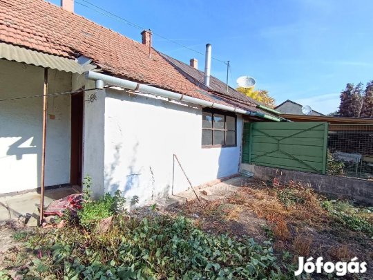 Eladó 67 nm-es ház Szentes