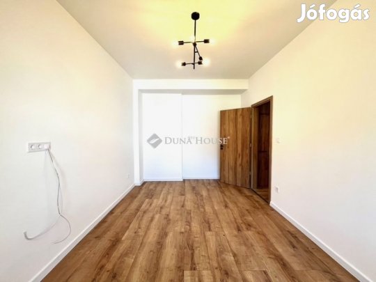 Eladó 67 nm-es lakás Pécs