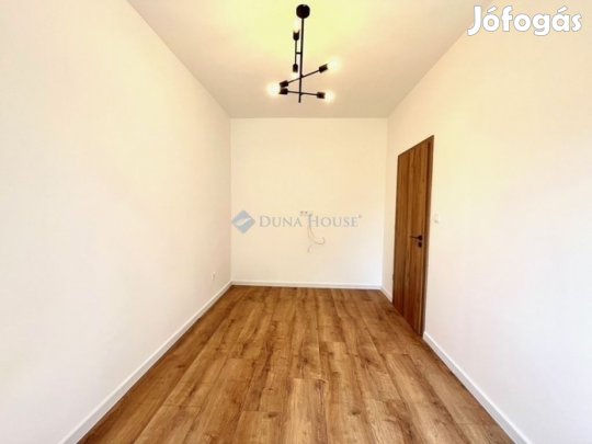 Eladó 67 nm-es lakás Pécs