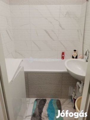 Eladó 67 nm-es lakás Veszprém
