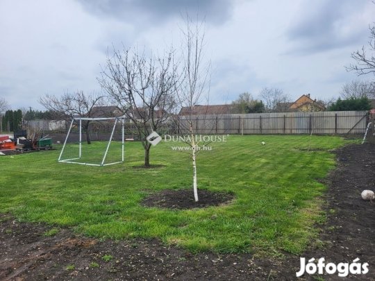 Eladó 685 nm-es telek Szeged