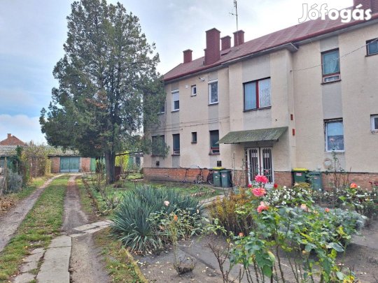 Eladó 68 nm-es Felújított tégla lakás Hódmezővásárhely Hóvirág utca