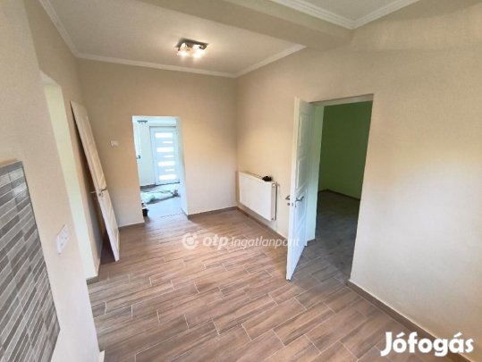 Eladó 68 nm-es ház Hunya