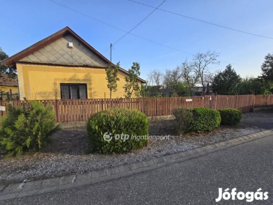 Eladó 68 nm-es ház Kaba