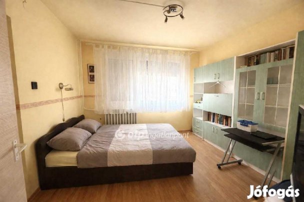 Eladó 68 nm-es lakás Győr