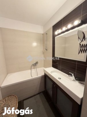 Eladó 68 nm-es lakás Pécs