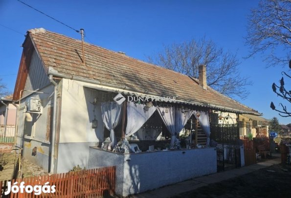 Eladó 69 nm-es ház Tápiószentmárton