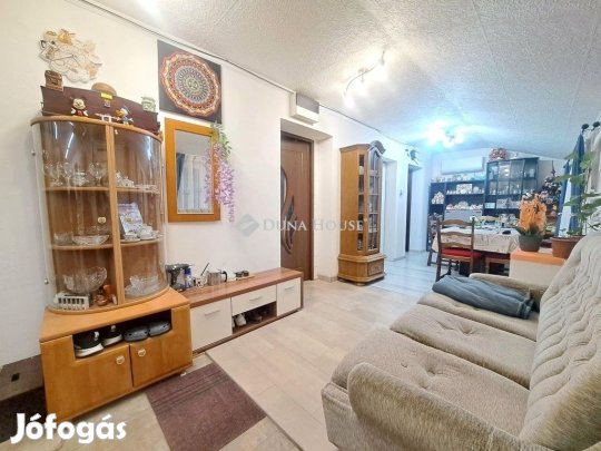 Eladó 69 nm-es ház Tiszakécske