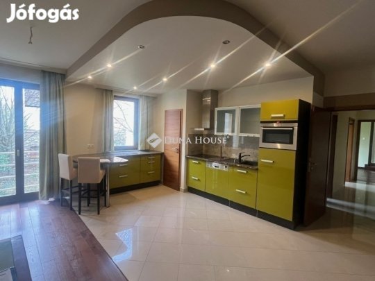 Eladó 69 nm-es lakás Pécs