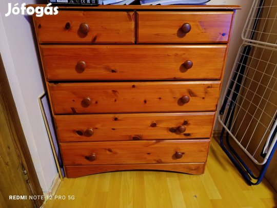 Eladó 6 fiókos komód.