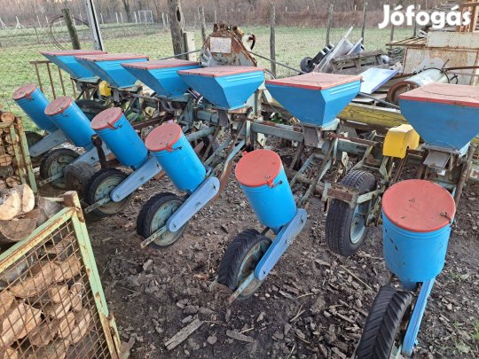 Eladó 6 soros SPC kukorica vetőgép szállító kocsival műtrágya adagolós