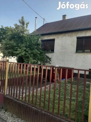 Eladó 70 nm-es Ikerház Debrecen