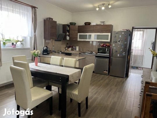 Eladó 70 nm-es Újszerű állapotú Családi ház Nádudvar