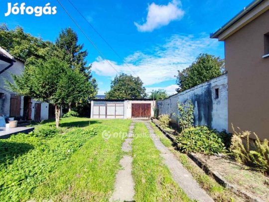 Eladó 70 nm-es ház Csorna