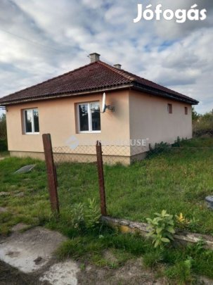 Eladó 70 nm-es ház Dombrád