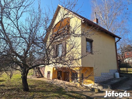 Eladó 70 nm-es ház Felsőörs
